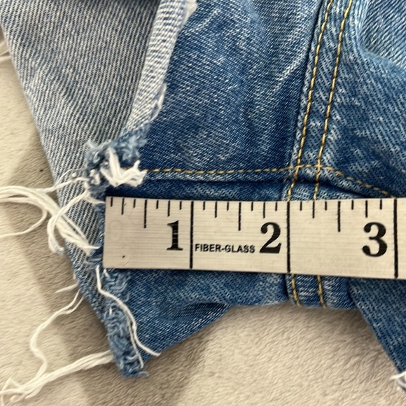 Levi's Premium Ribcage Short Tango Beach size 27 Button front Cheeky‎ shorts - Picture 12 of 12